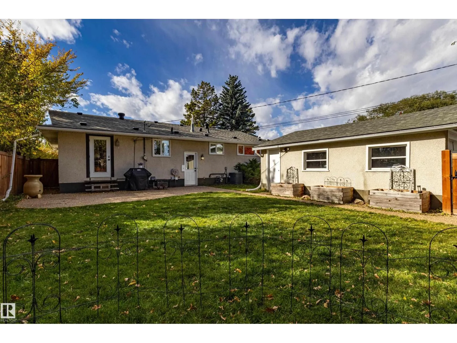 4107 122 ST NW