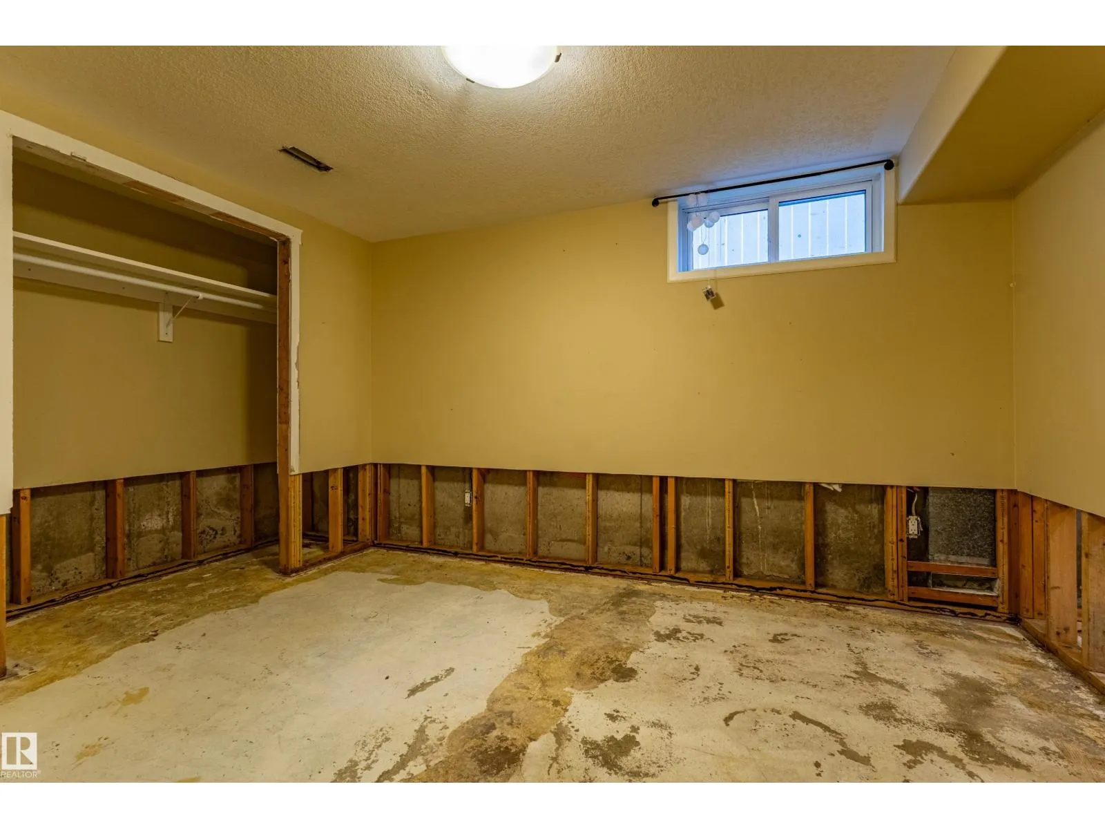 4107 122 ST NW