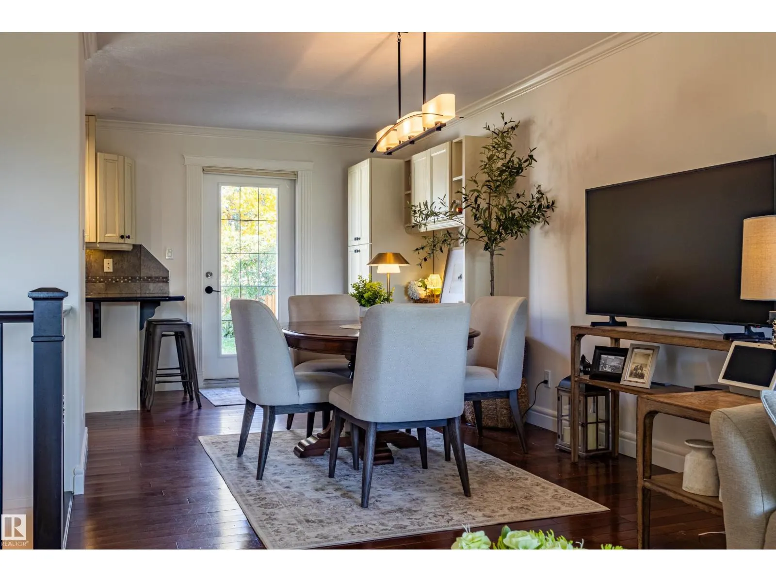 4107 122 ST NW