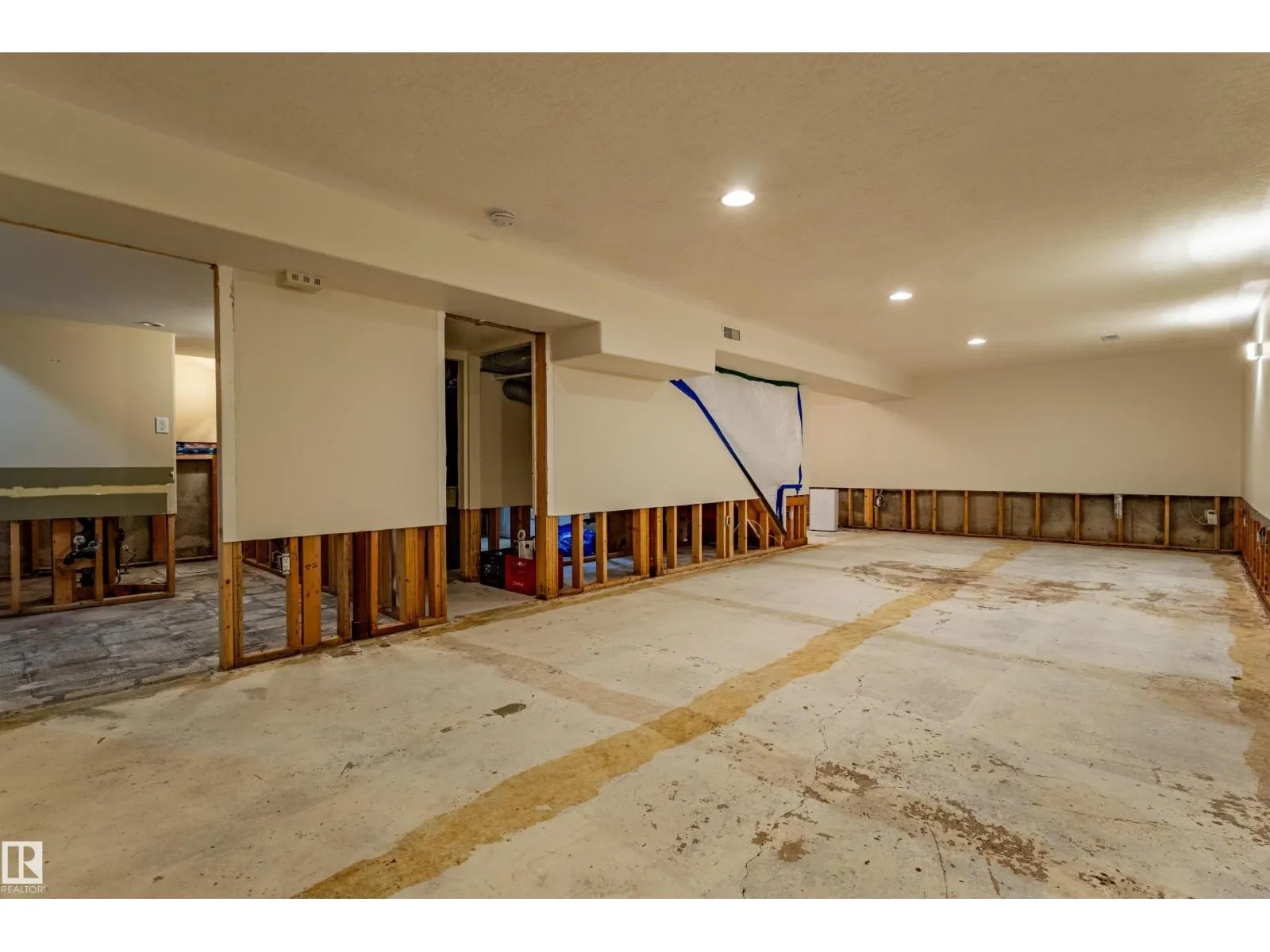 4107 122 ST NW