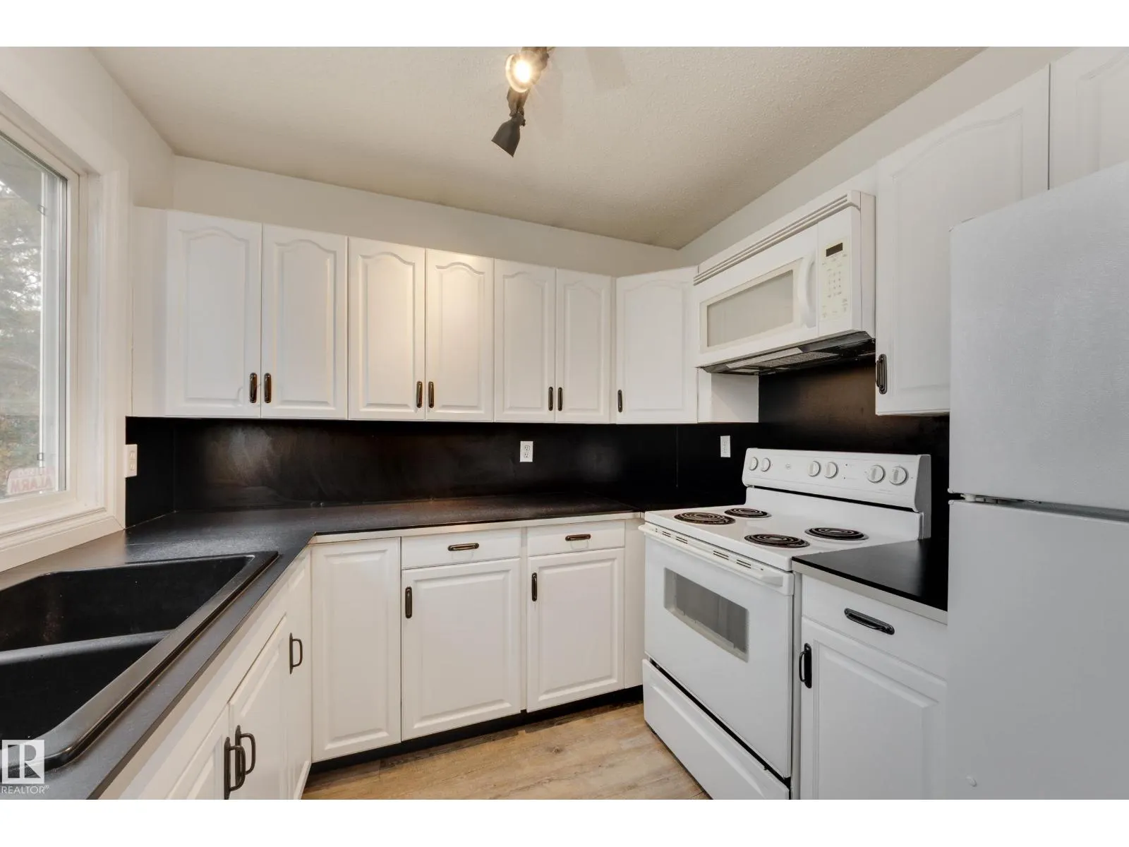 6451 180 ST NW