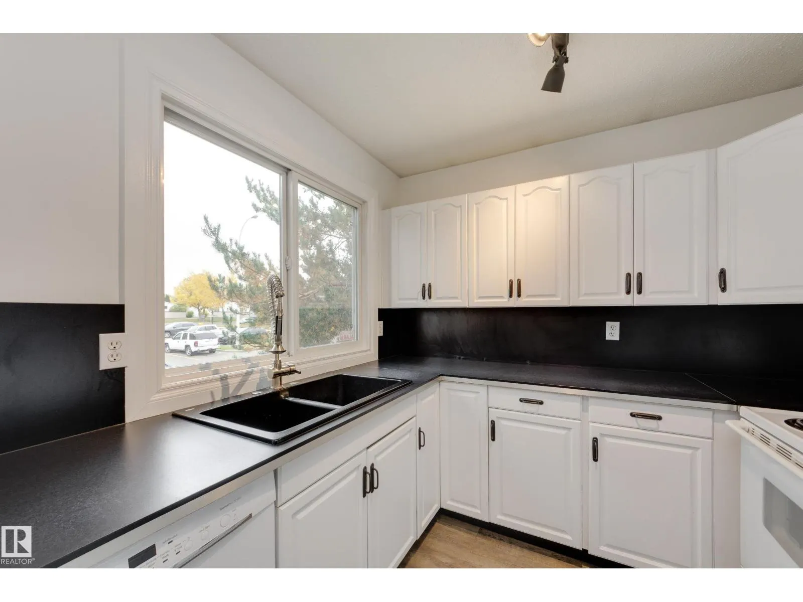 6451 180 ST NW