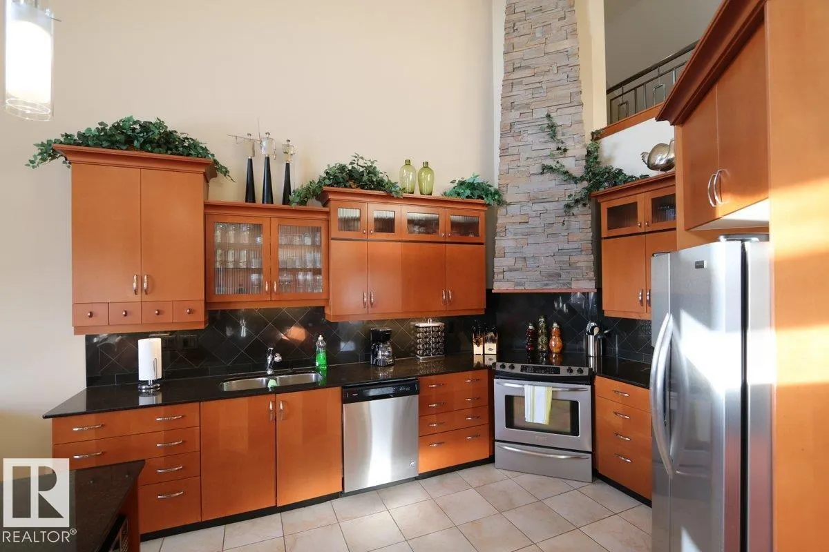#1402 9707 105 ST NW