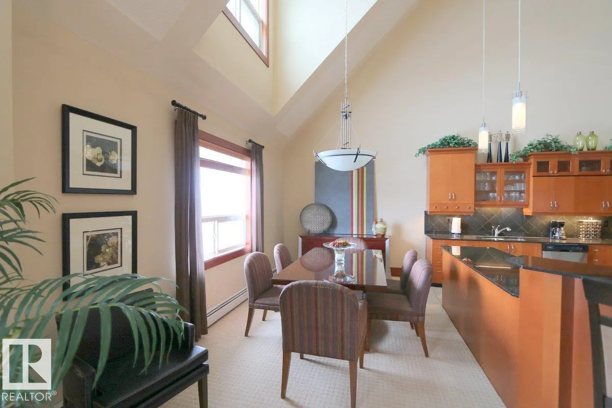 #1402 9707 105 ST NW