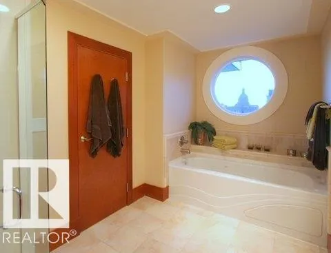#1402 9707 105 ST NW