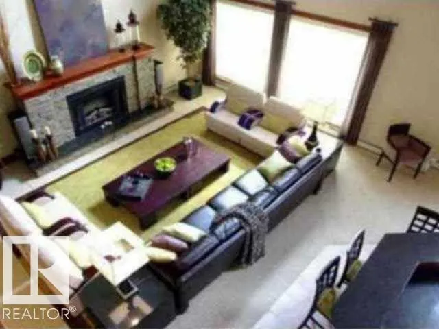 #1402 9707 105 ST NW