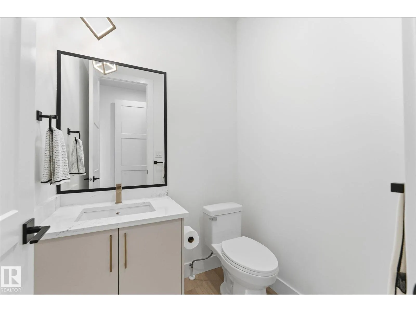 125 STARLING WY
