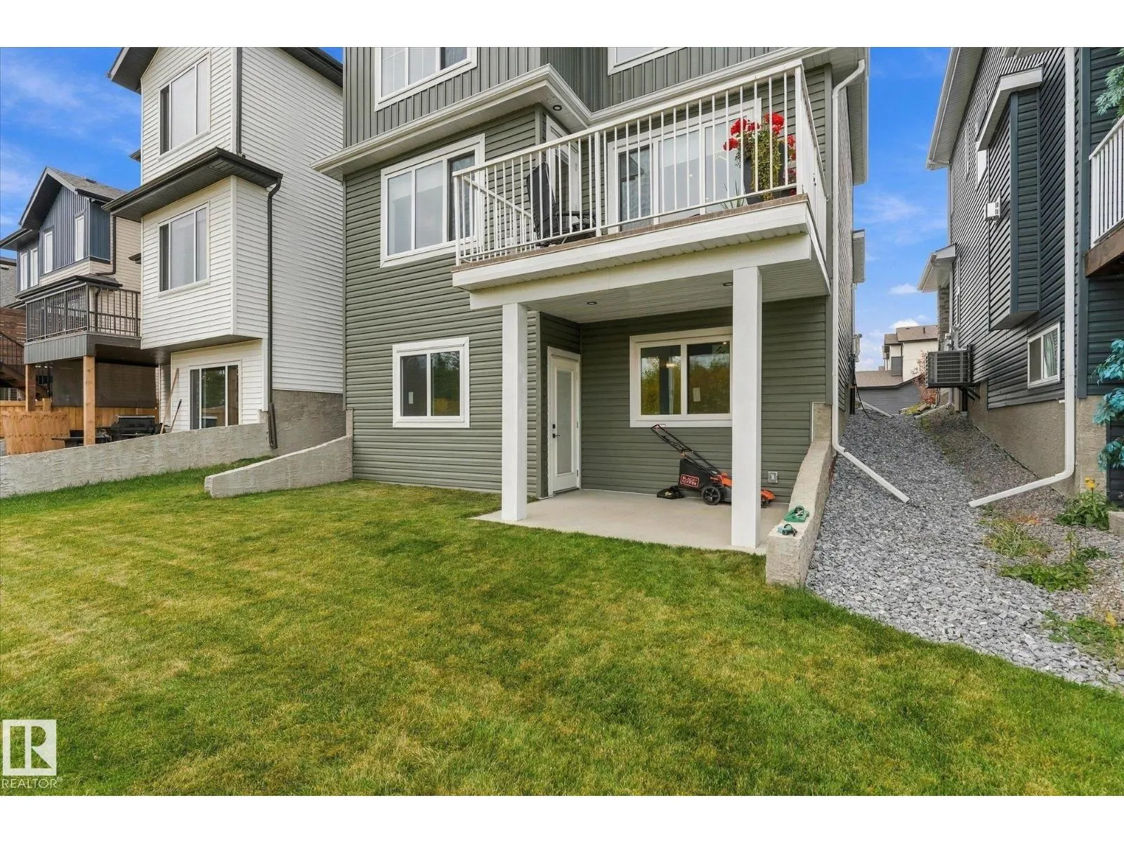 125 STARLING WY