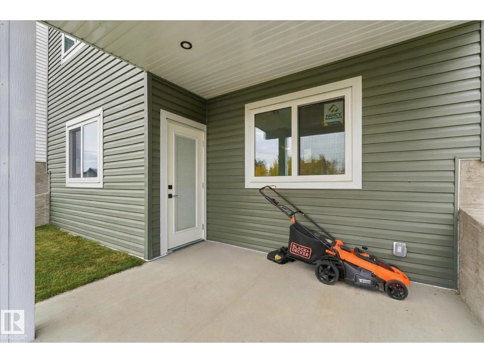 125 STARLING WY