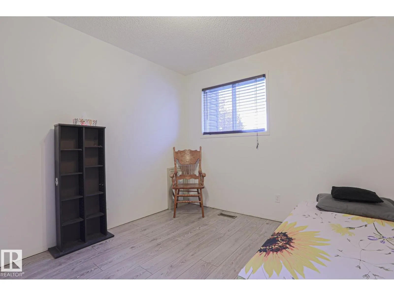 52 WESTLAKE DR
