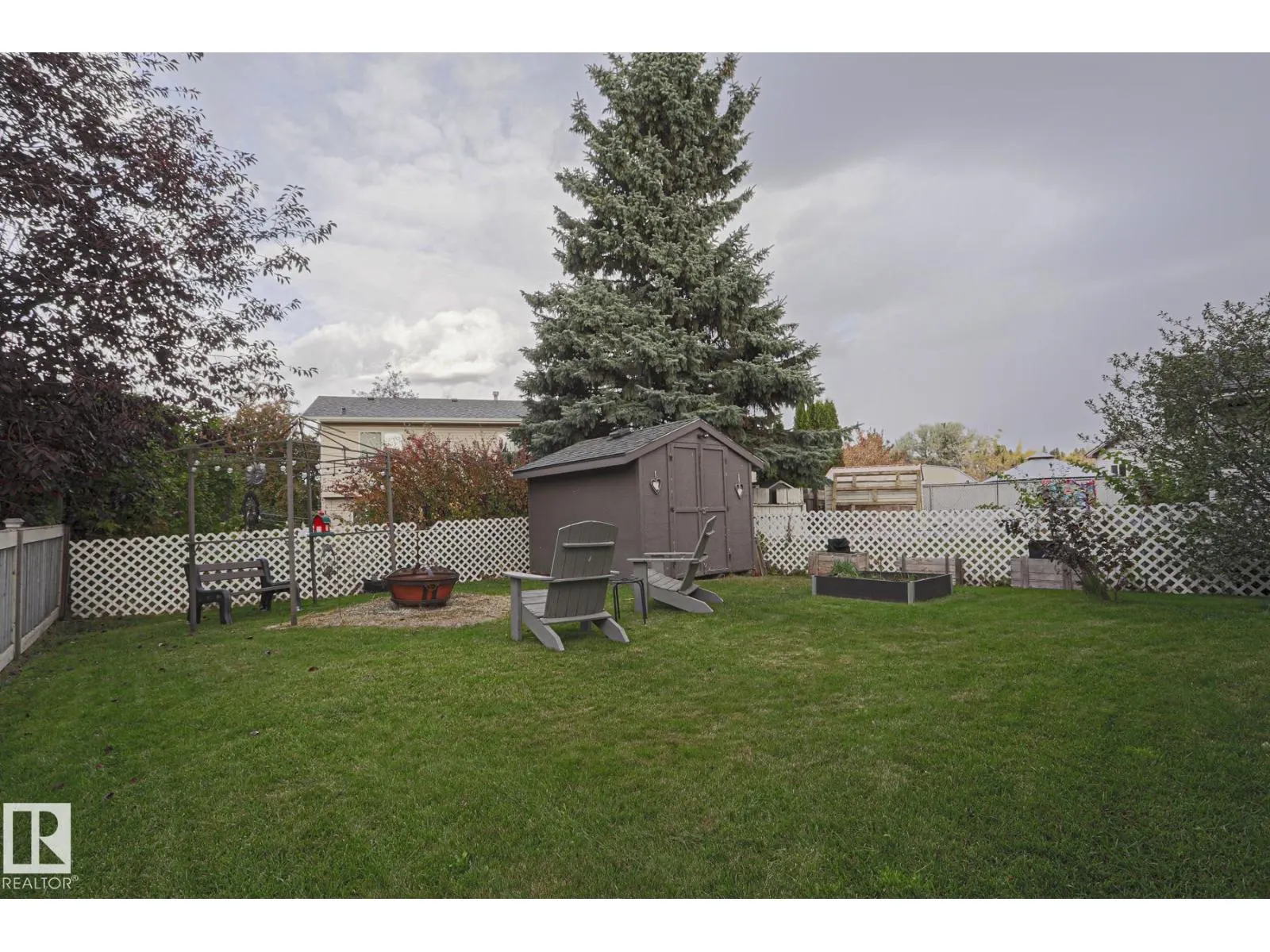 52 WESTLAKE DR