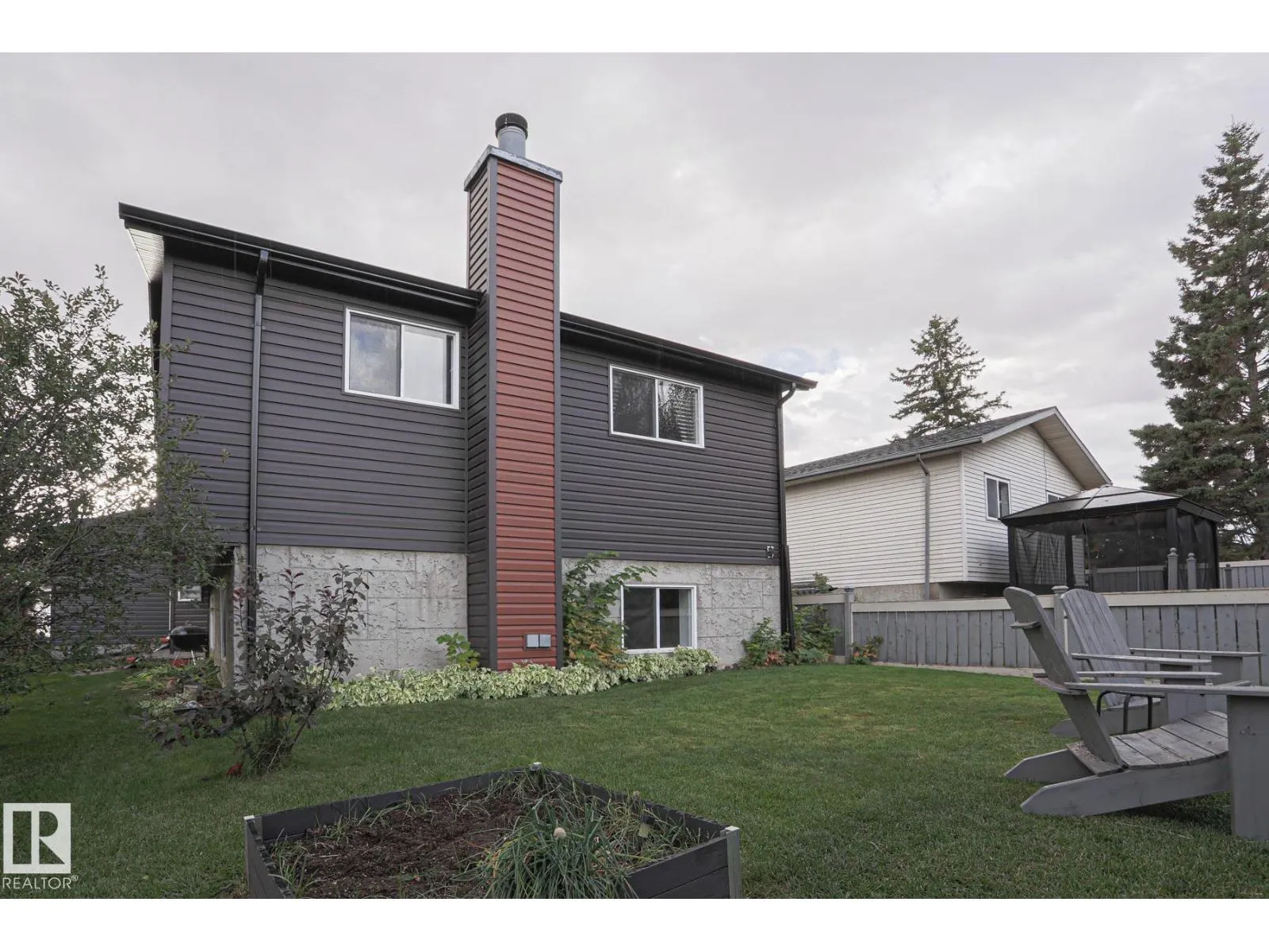 52 WESTLAKE DR