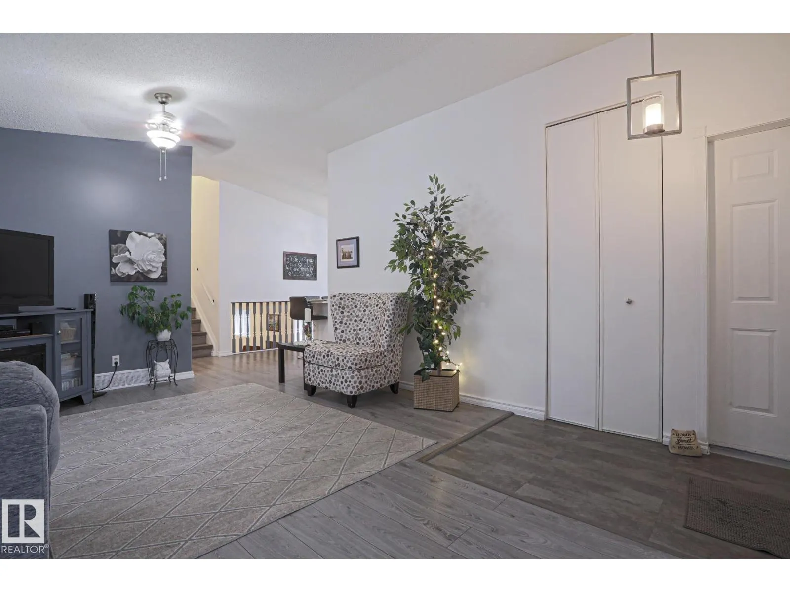 52 WESTLAKE DR