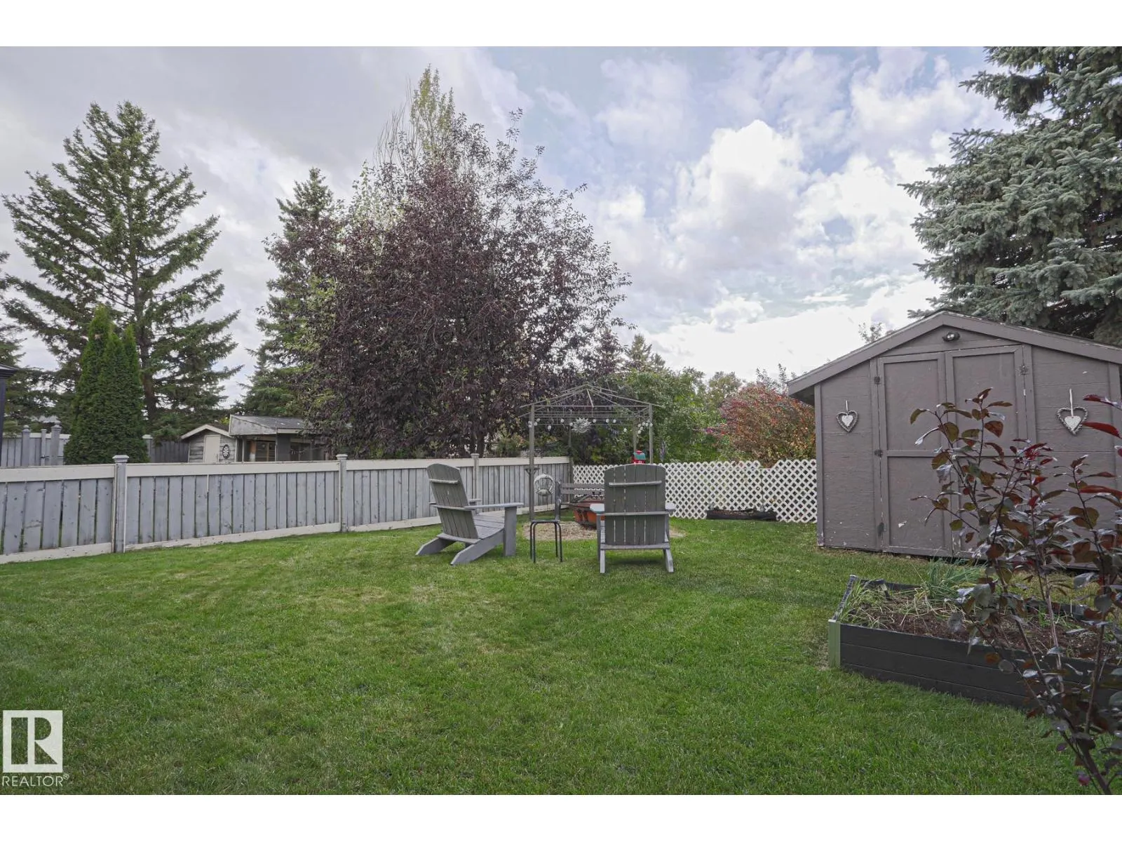 52 WESTLAKE DR