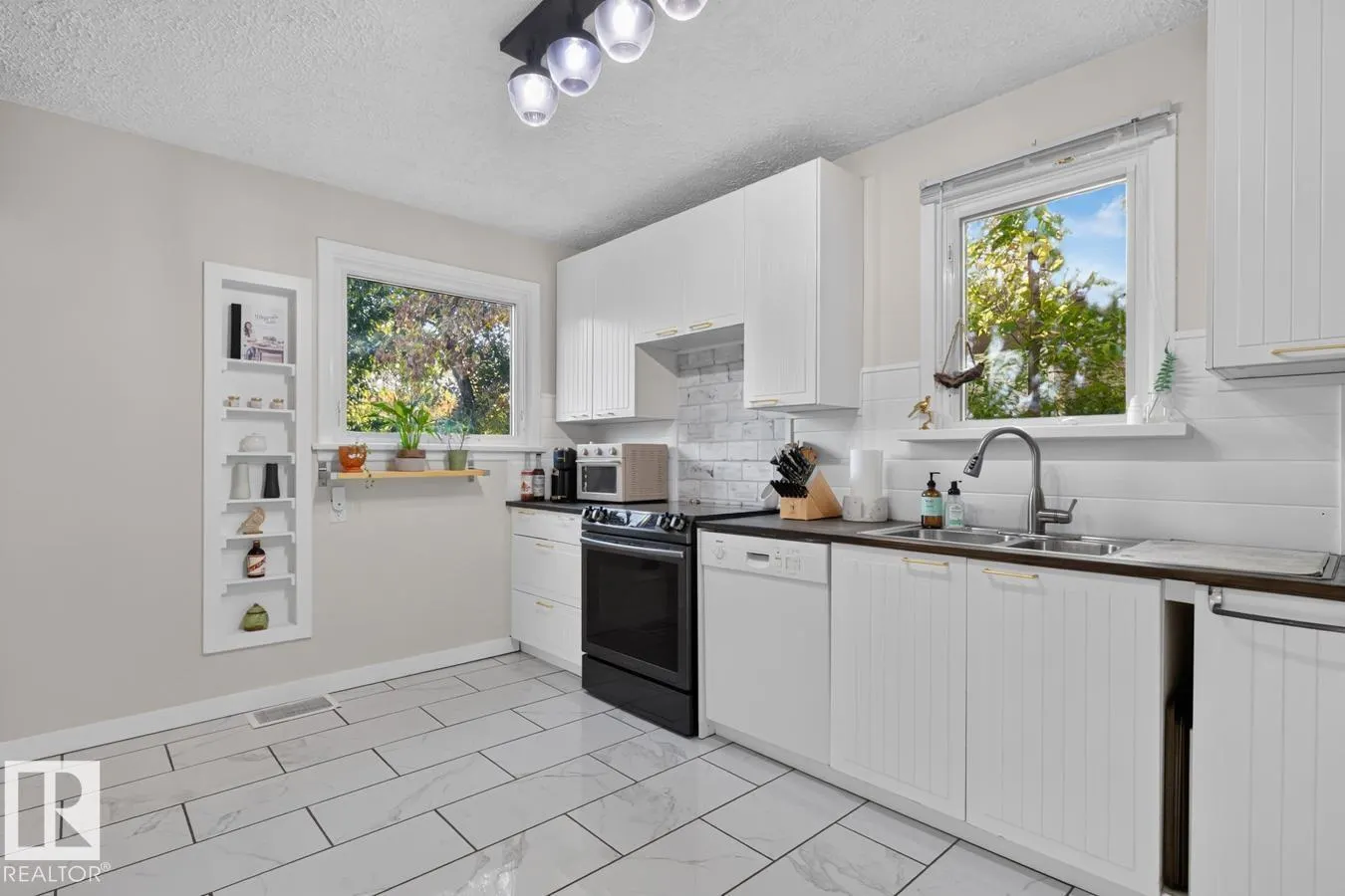 11953 ST ALBERT TR NW