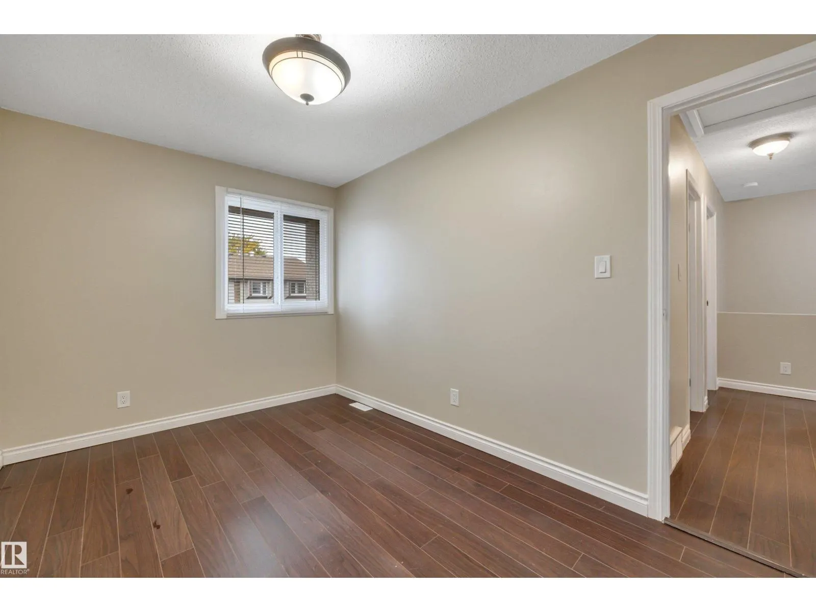 #8 14130 80 ST NW