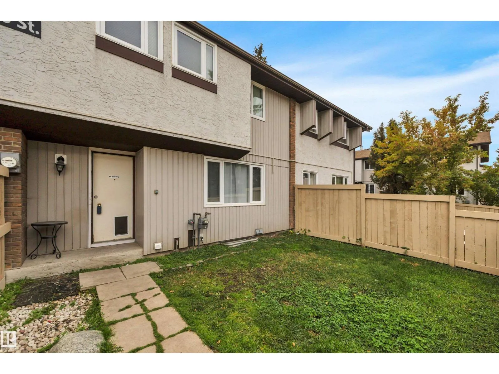 #8 14130 80 ST NW