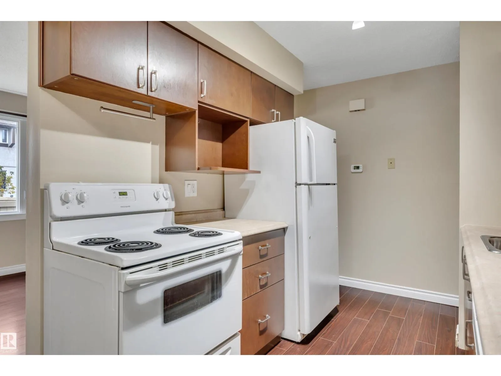 #8 14130 80 ST NW