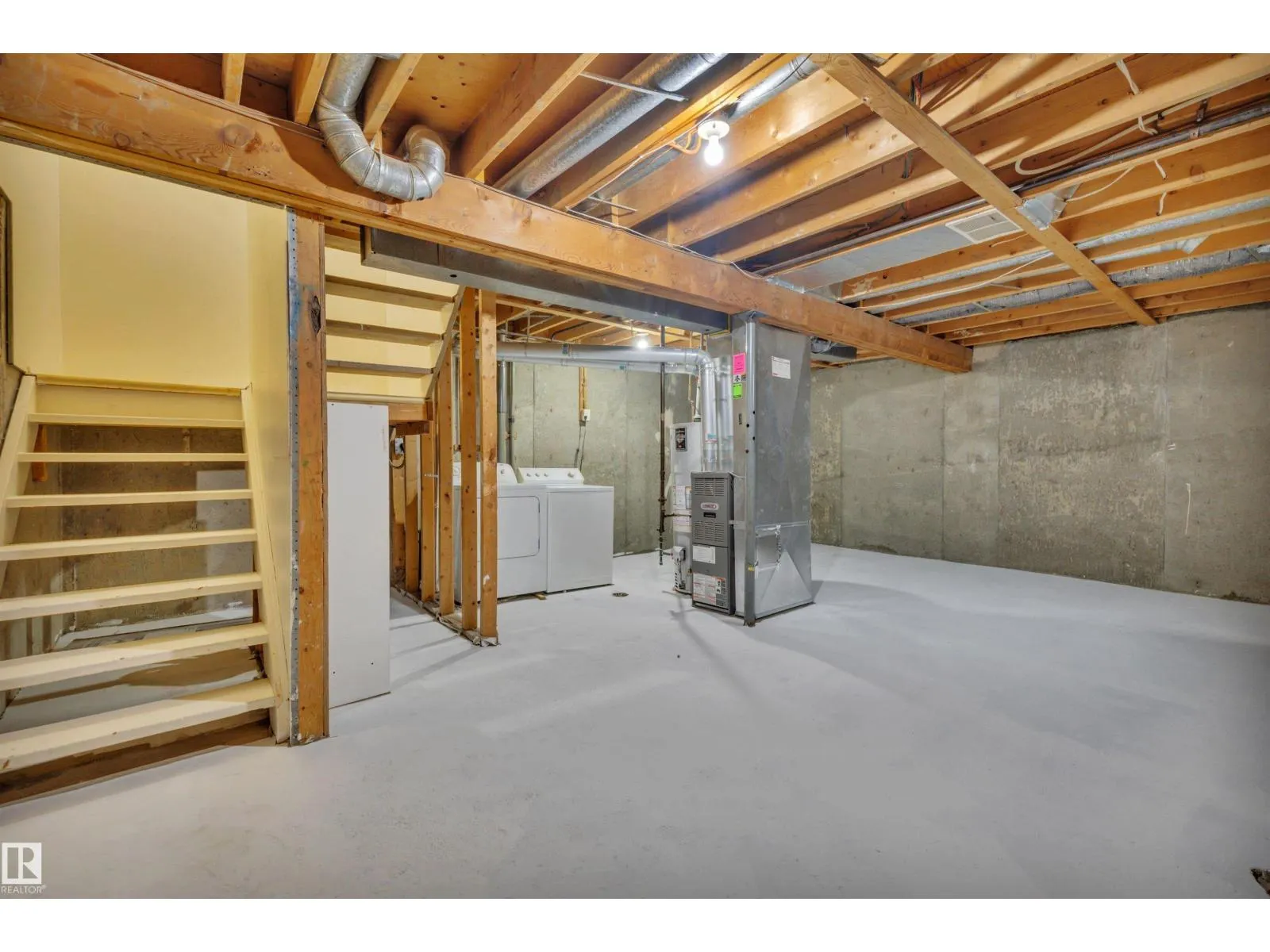 #8 14130 80 ST NW