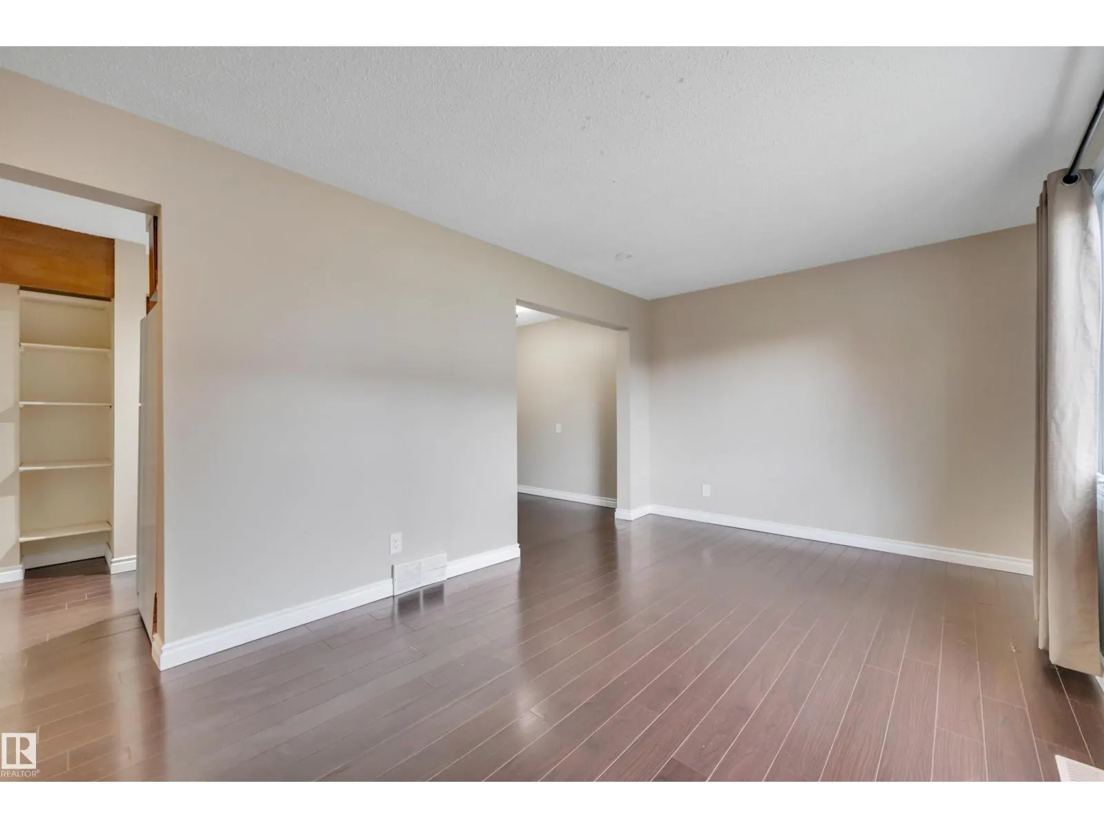 #8 14130 80 ST NW