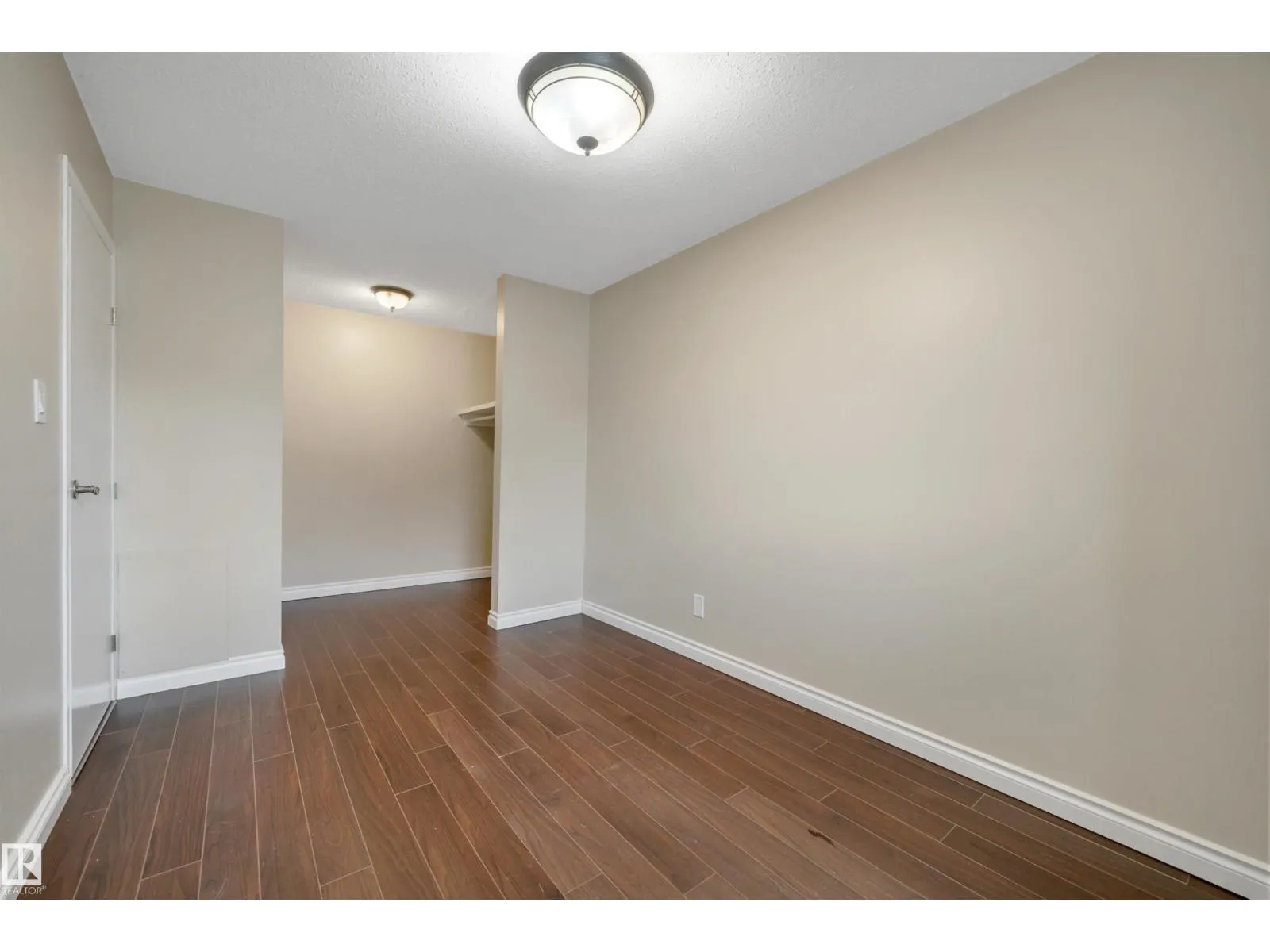#8 14130 80 ST NW