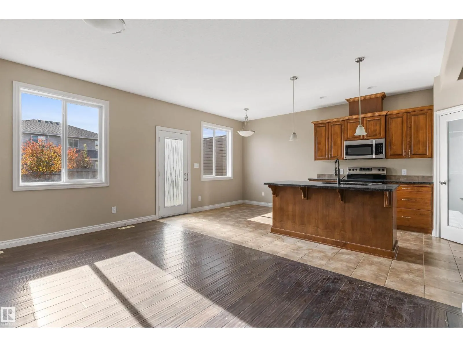1 ROSEBERRY LN