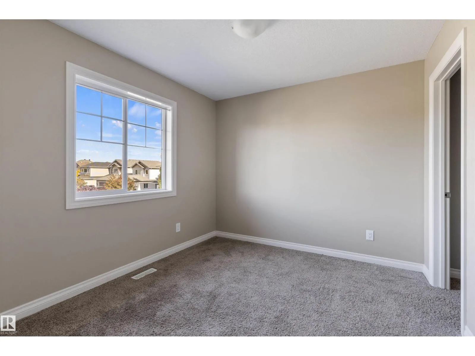 1 ROSEBERRY LN