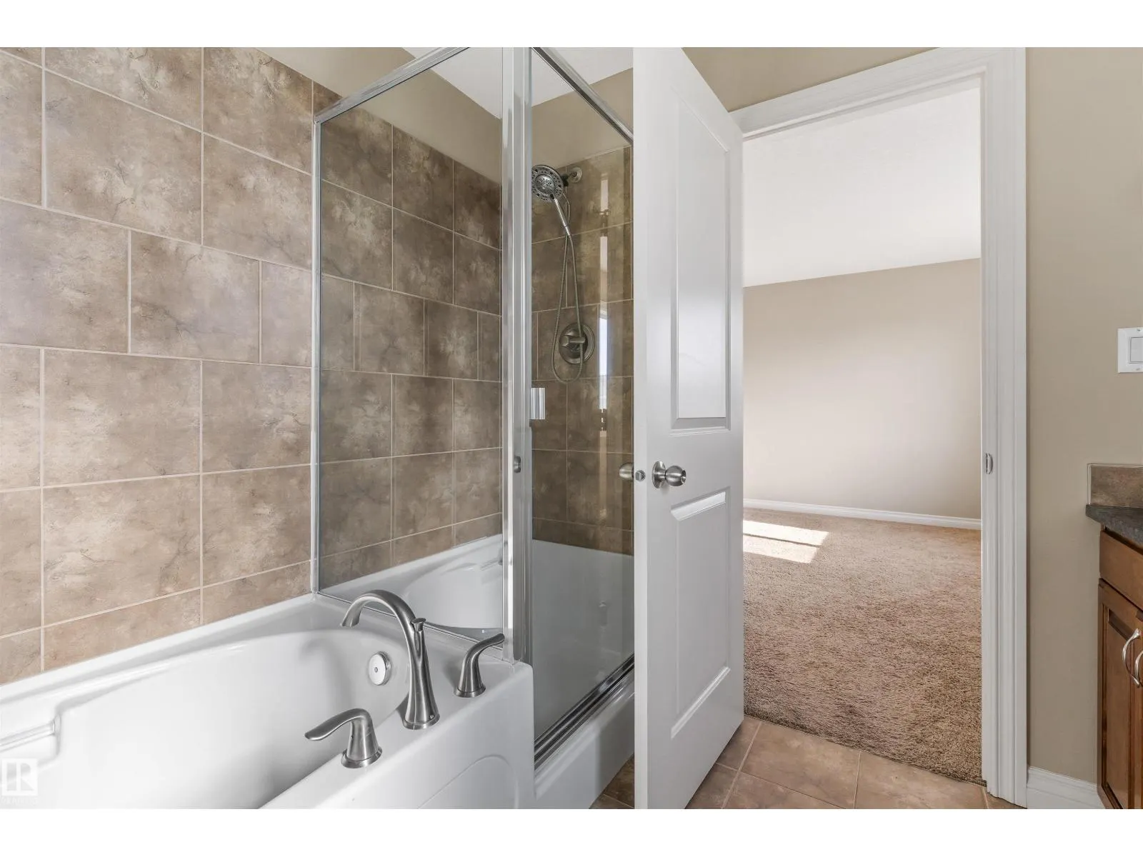 1 ROSEBERRY LN