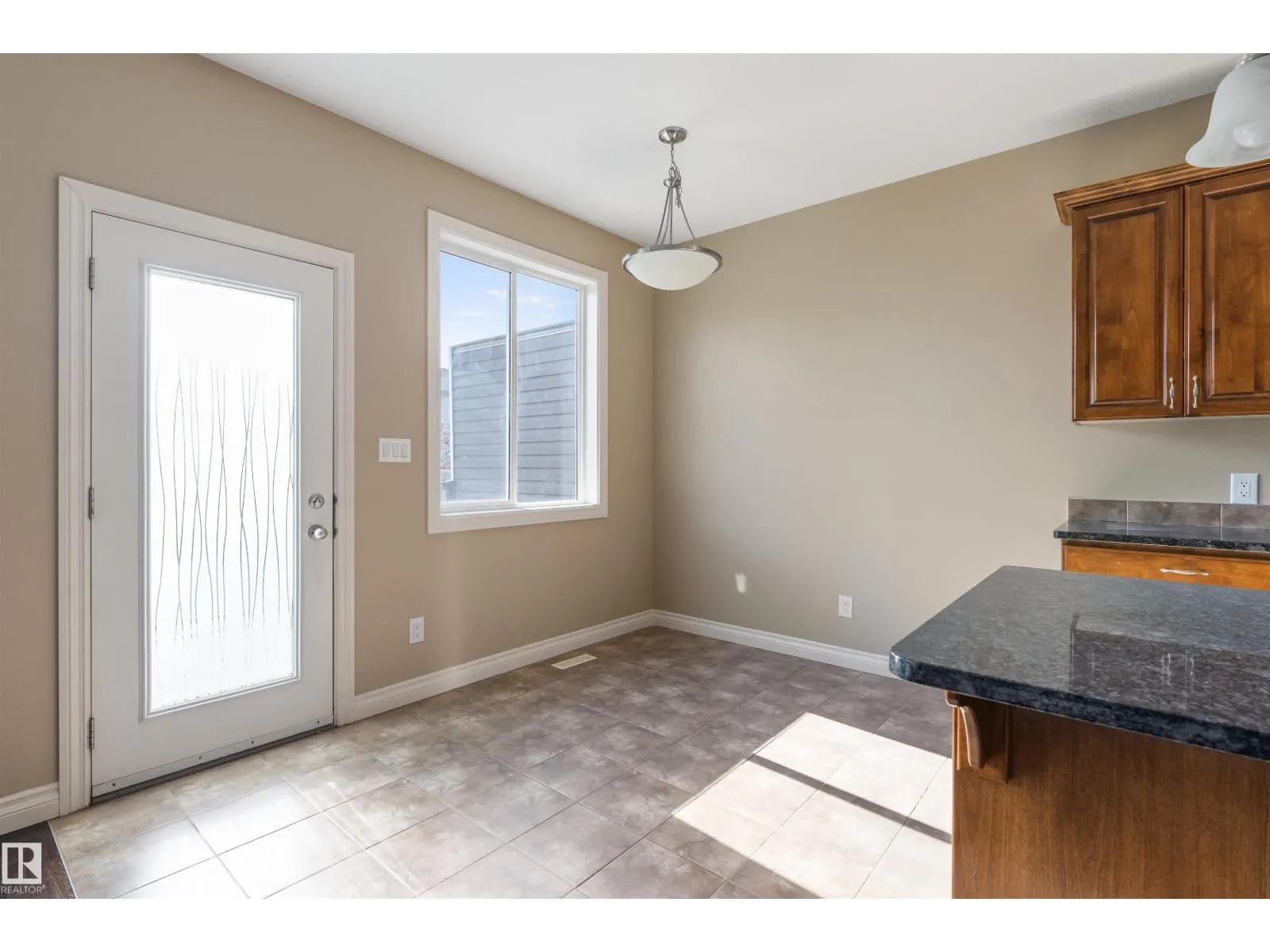 1 ROSEBERRY LN