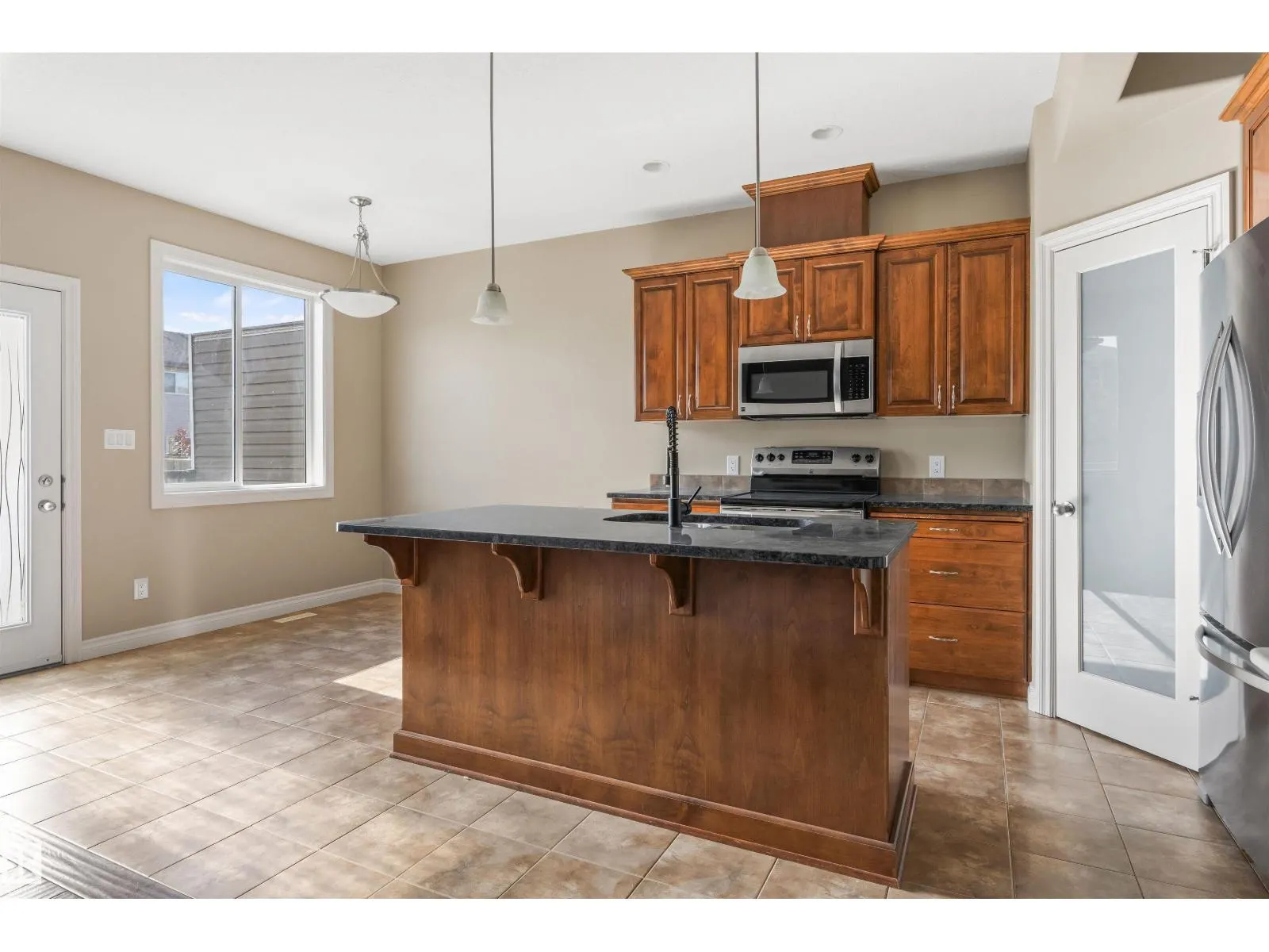 1 ROSEBERRY LN