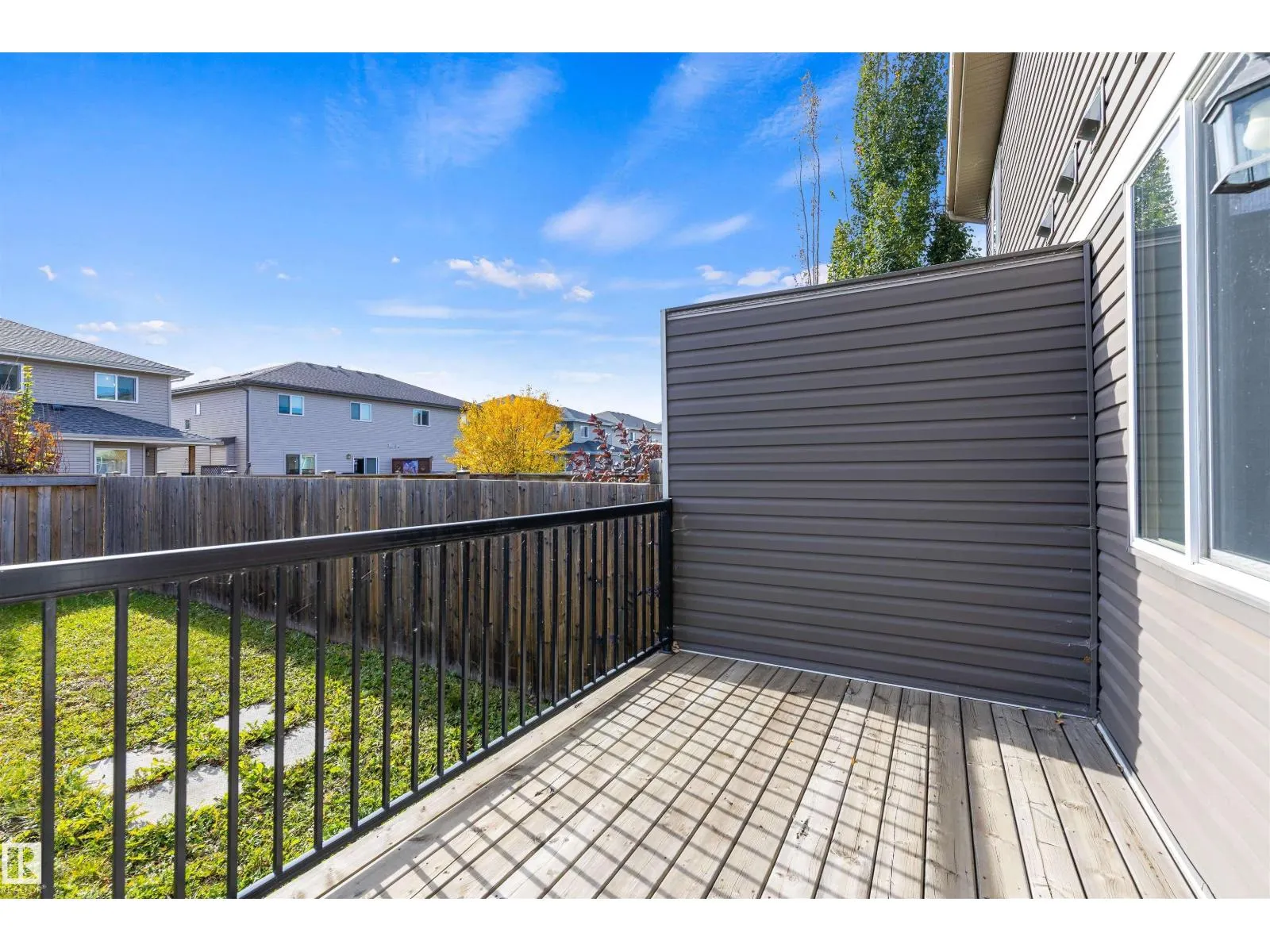 1 ROSEBERRY LN