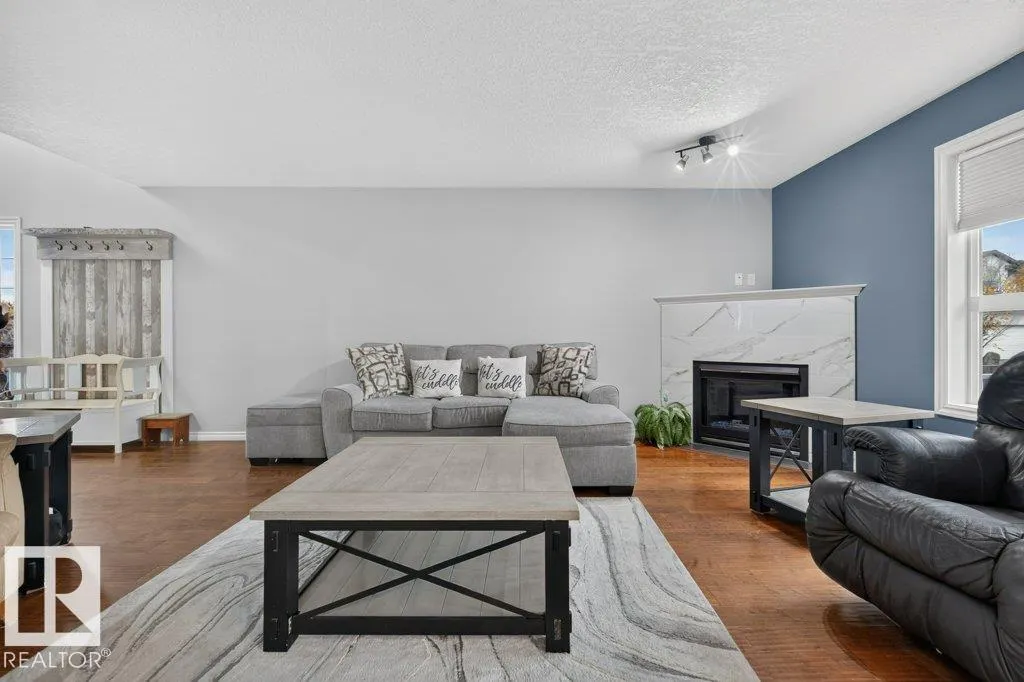 31 Douglas CR