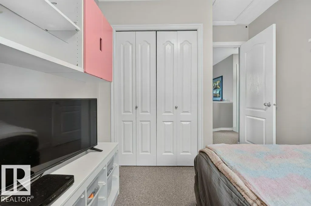 31 Douglas CR