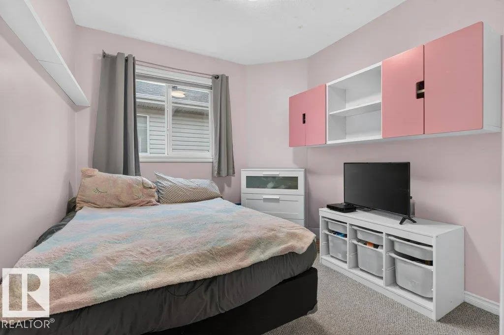31 Douglas CR