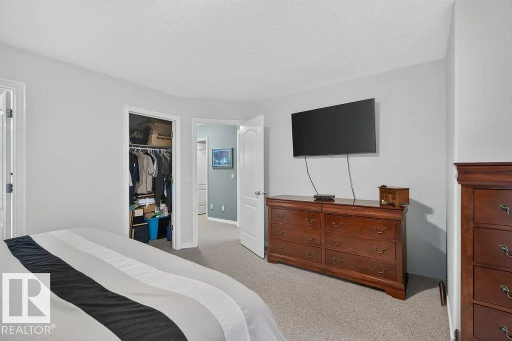 31 Douglas CR