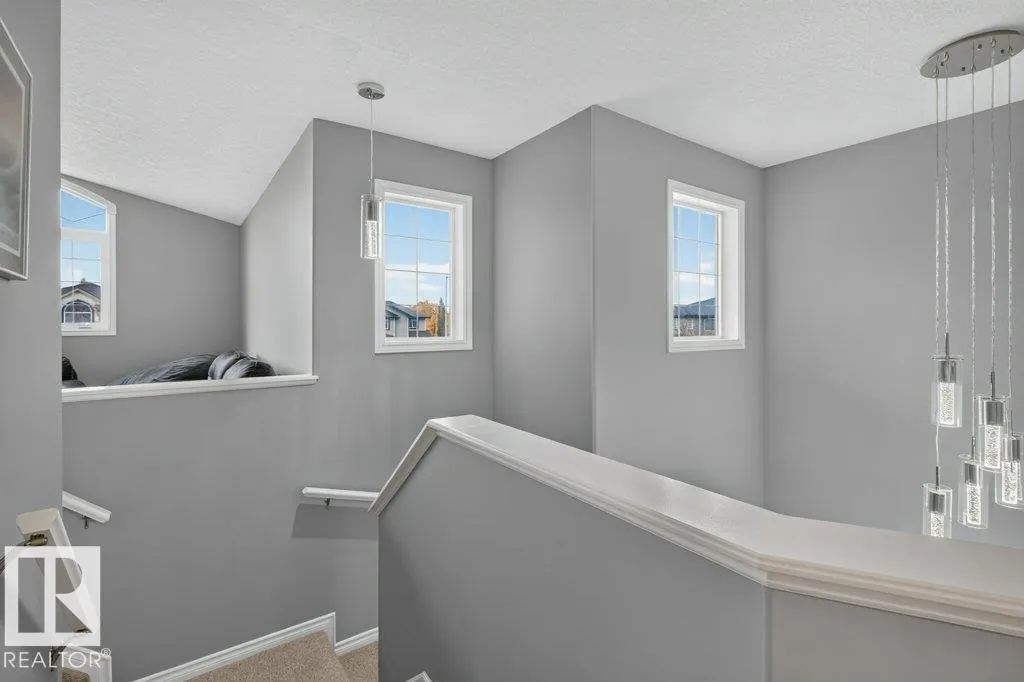 31 Douglas CR
