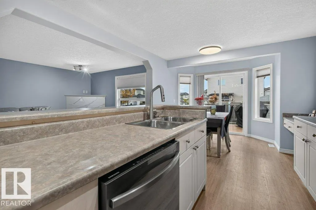 31 Douglas CR