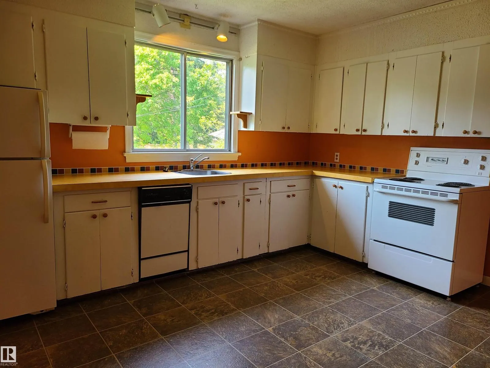 6326 109A ST NW