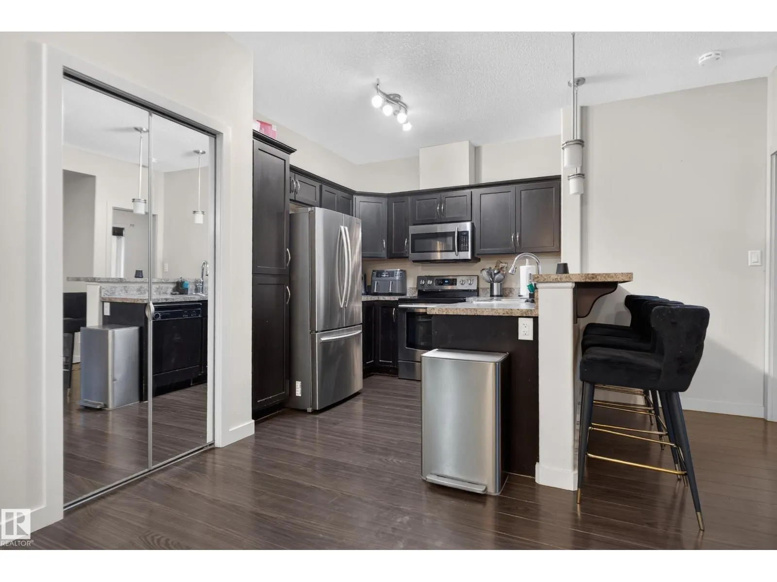 #224 304 AMBLESIDE LI SW