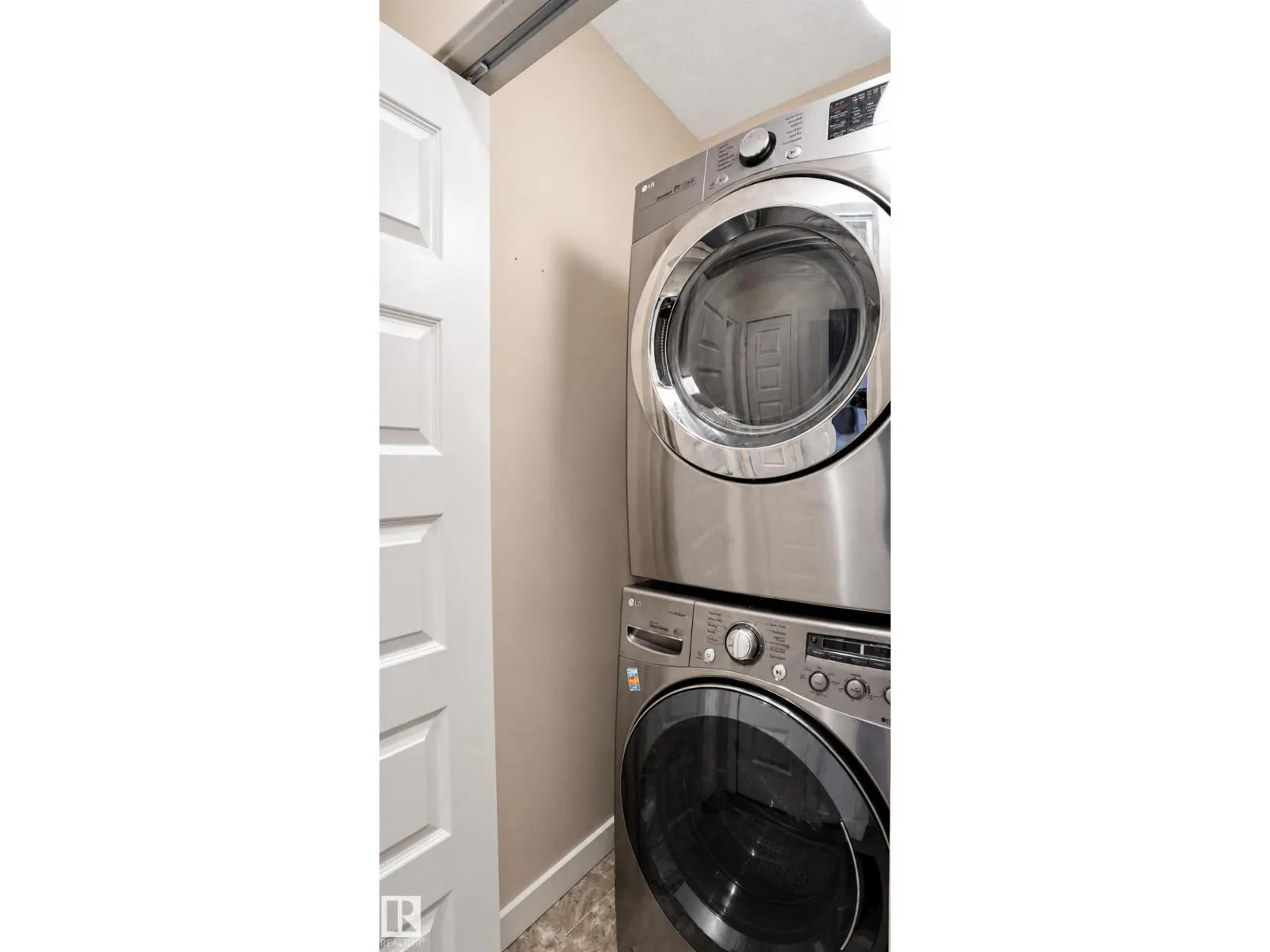 #224 304 AMBLESIDE LI SW