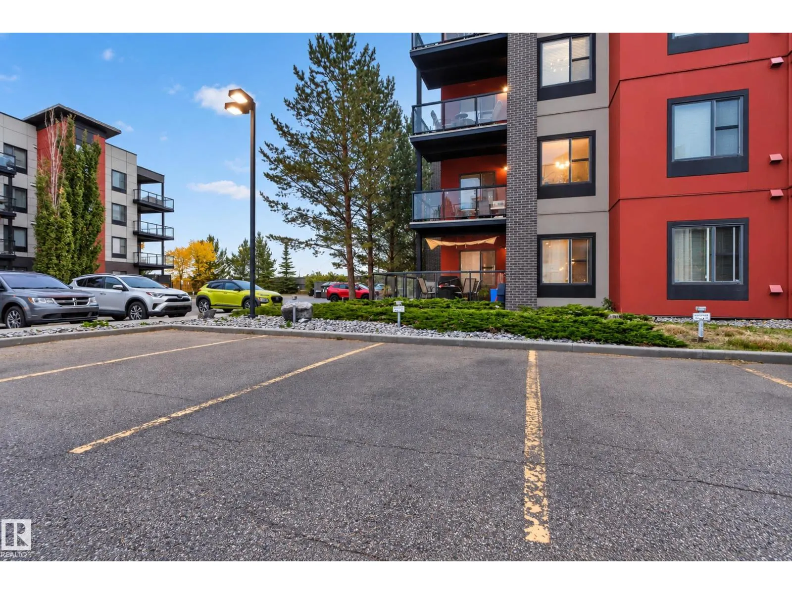 #224 304 AMBLESIDE LI SW