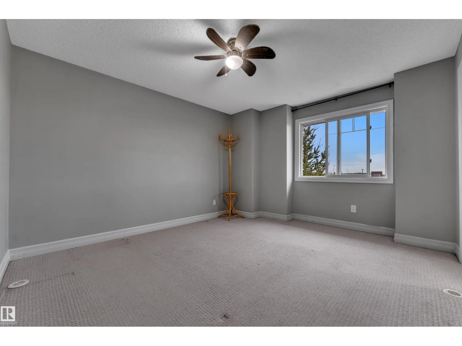 #140 655 TAMARACK RD NW