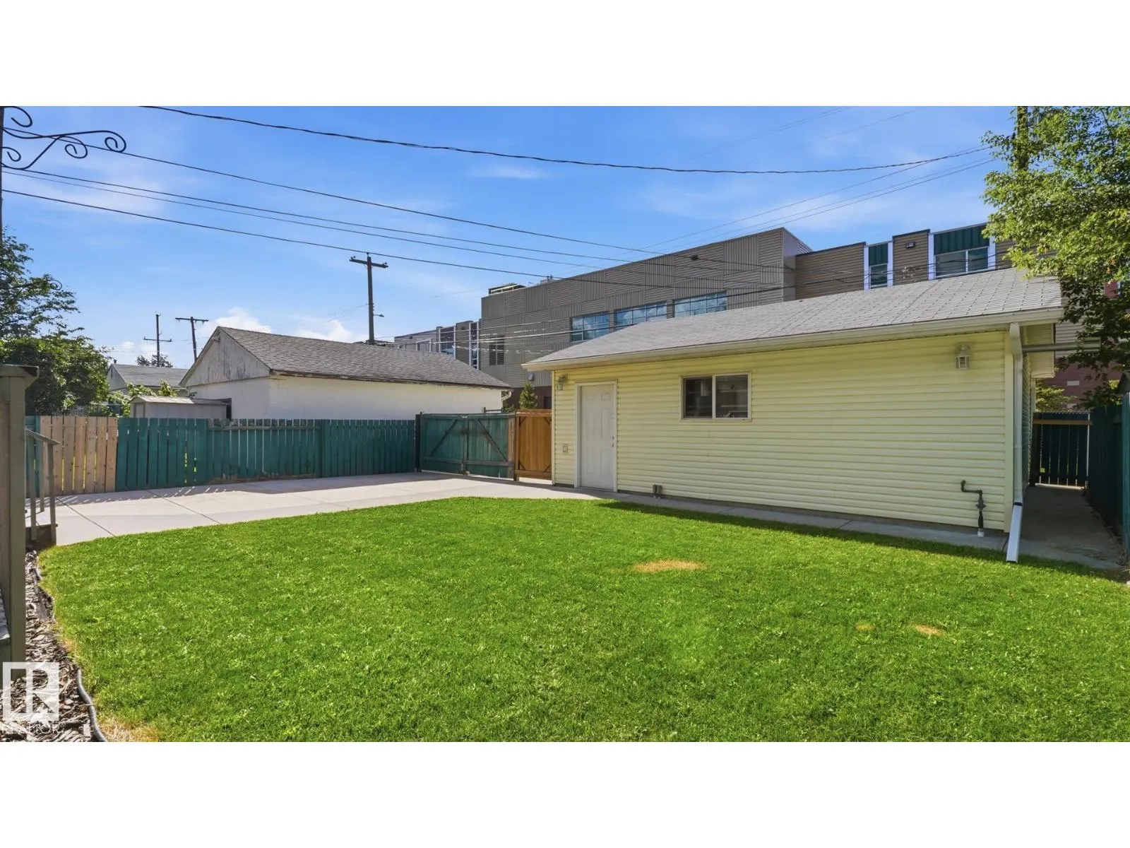 11836 62 ST NW