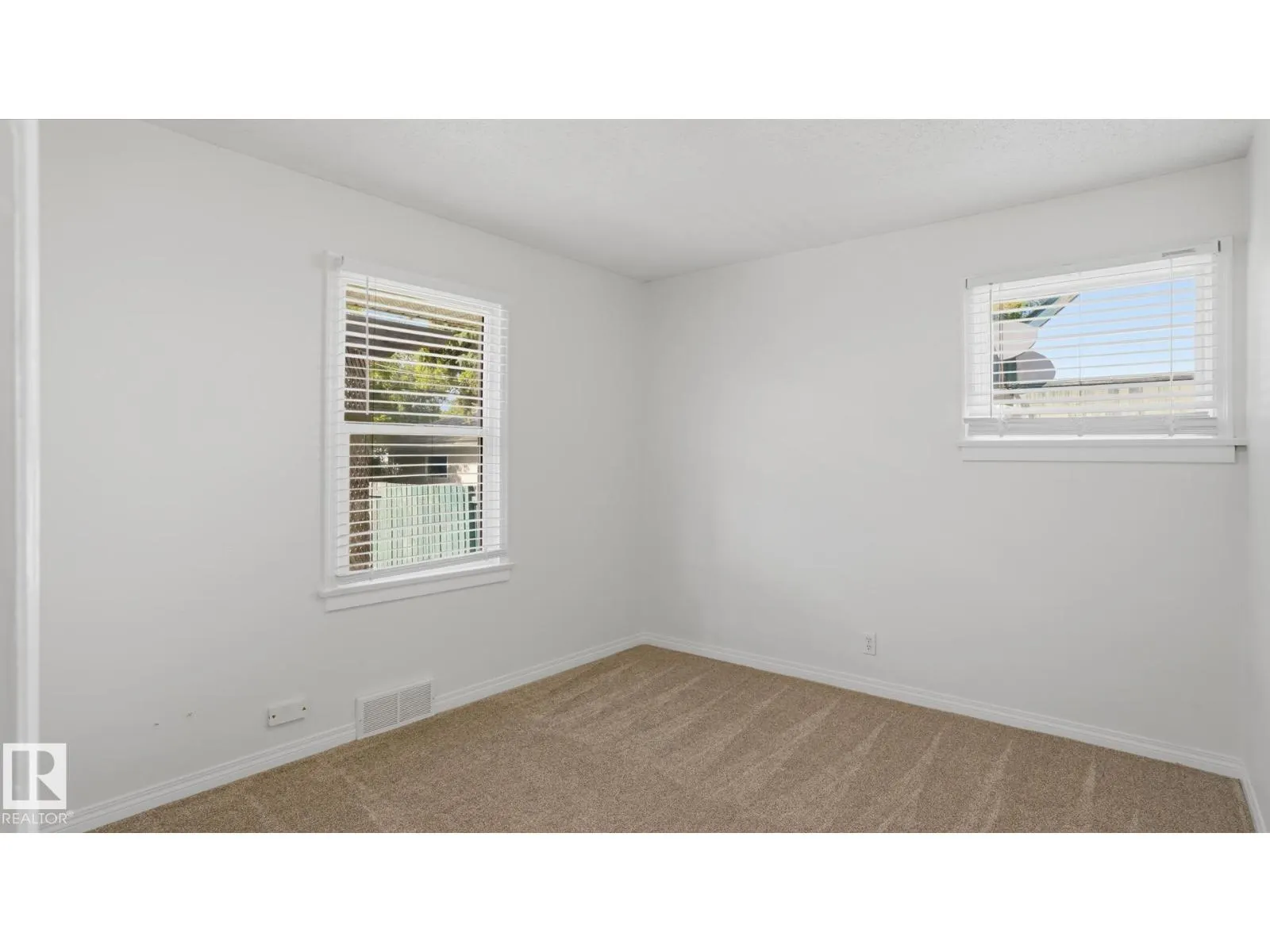 11836 62 ST NW