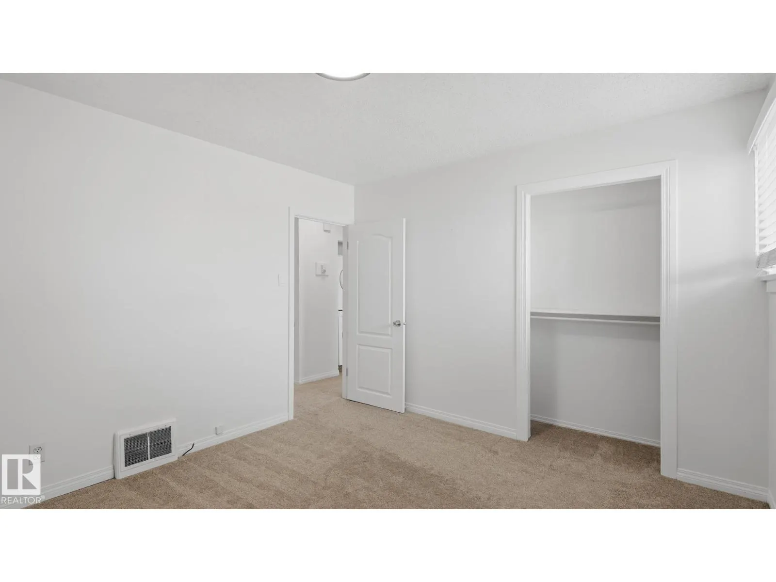 11836 62 ST NW