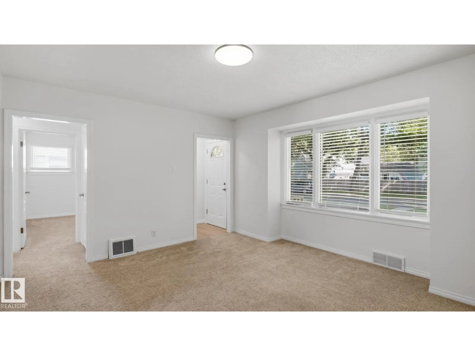 11836 62 ST NW