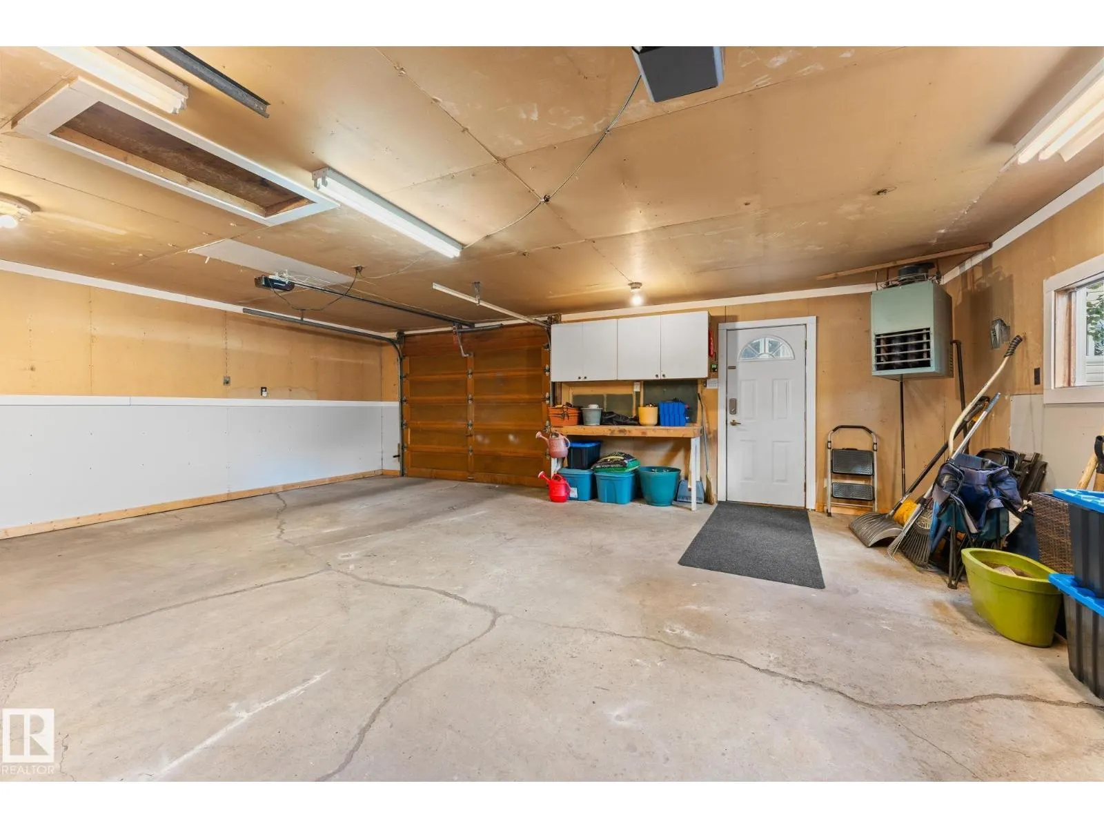 4032 121 ST NW