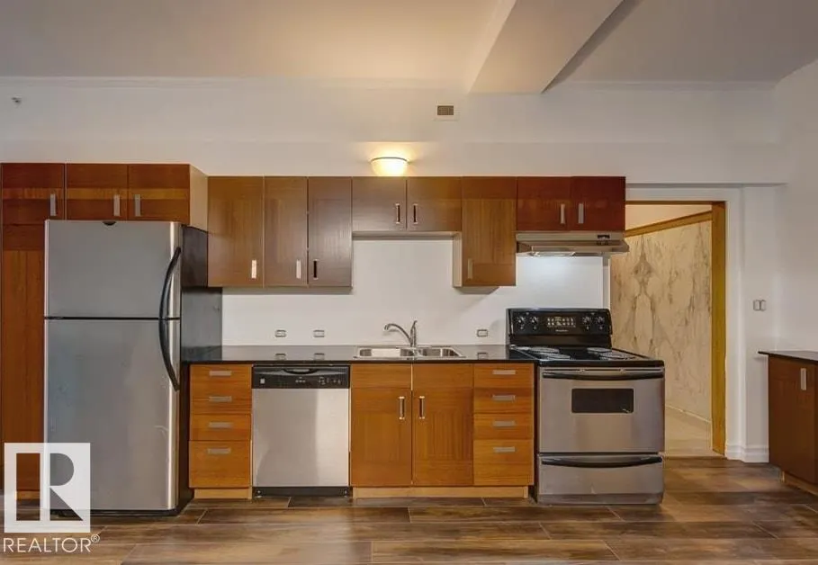 #210 10134 100 ST NW