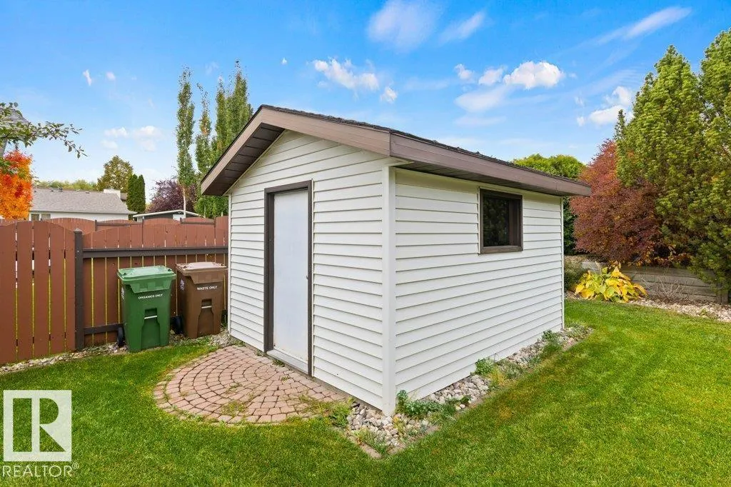 21 LORNE CR
