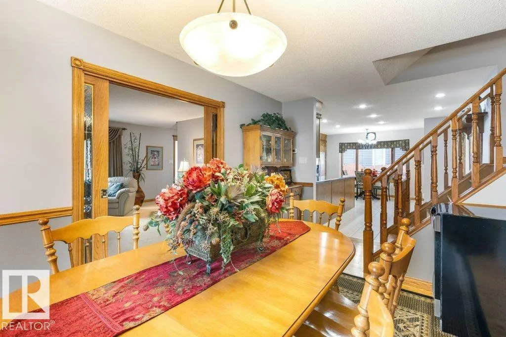 21 LORNE CR